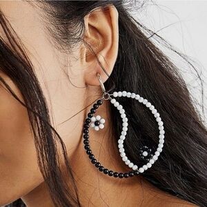 FOREVER21 Black & White Peace Flower Beaded Gold Dangly Hoop Lightweight Earring